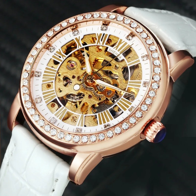 Mechanical watch for women